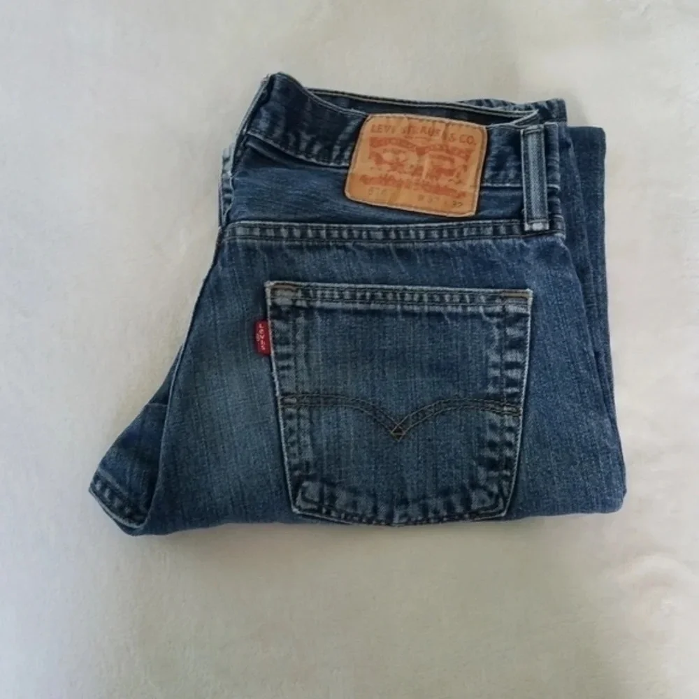 Levi's‎ 514 Traditional 5 Pocket Styling Medium Wash Jeans